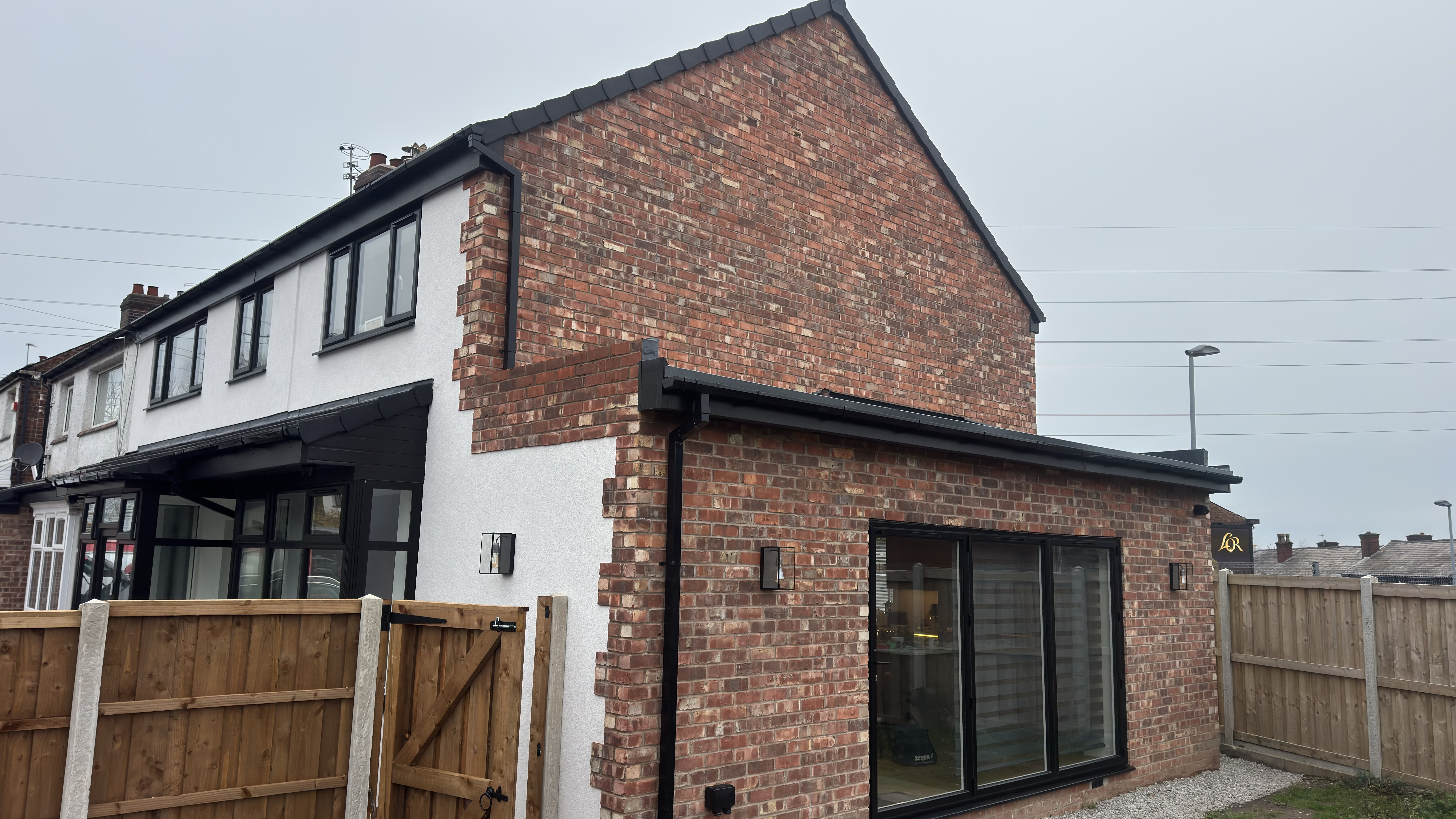 Extension with feature brick detailing